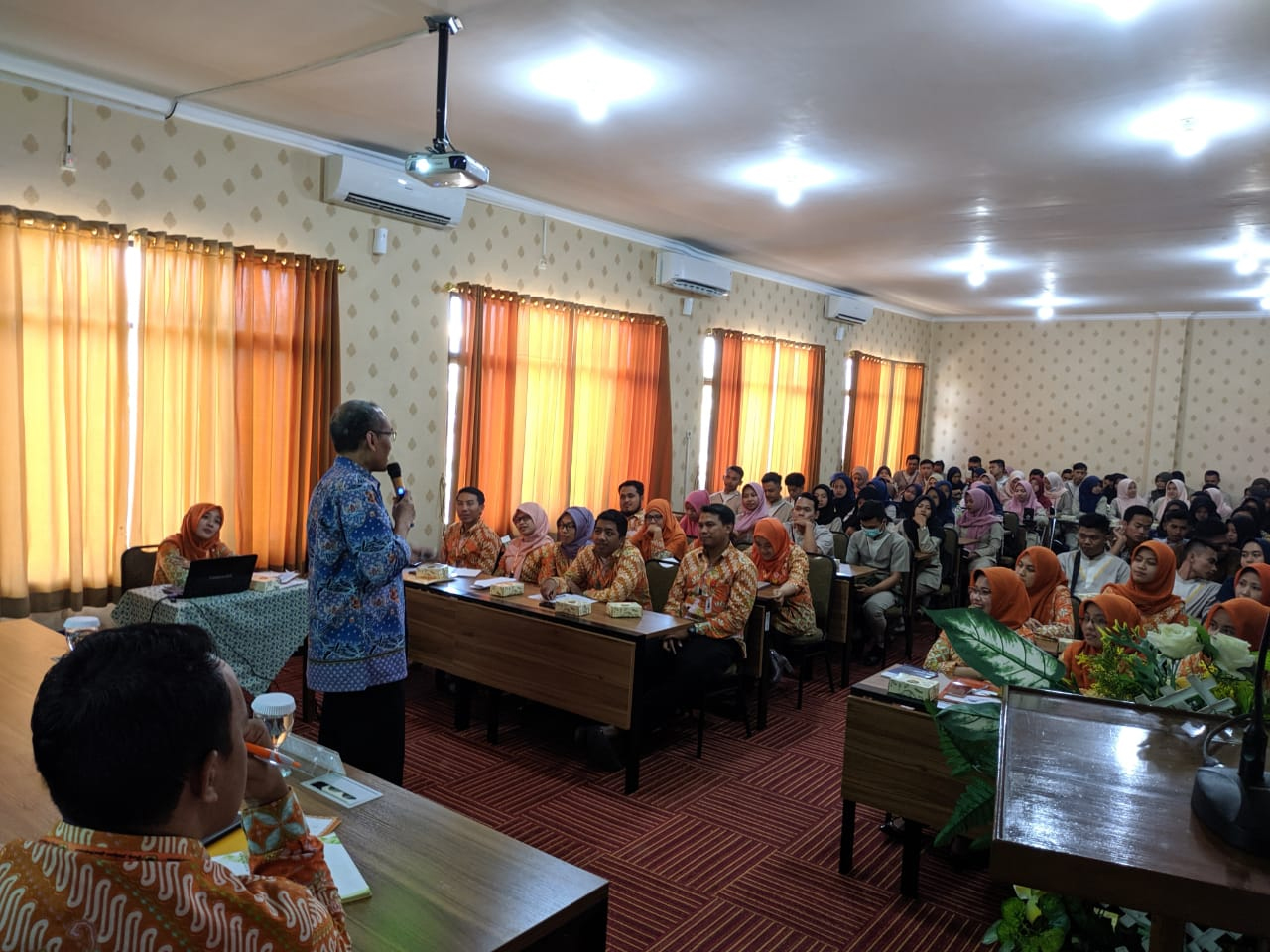 Membangun Reputasi Kampus STIKes Kepanjen melalui Sosialisasi Program Kreativitas Mahasiswa Dikti (4)